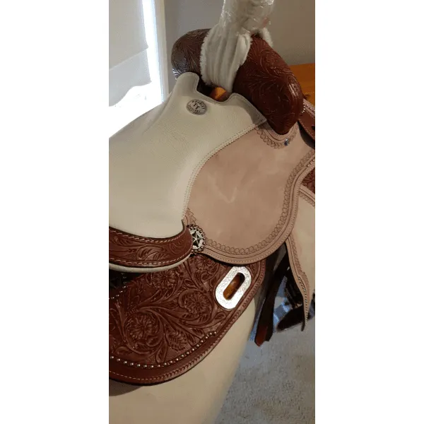 14" 15" 16" Double T Barrel Style Saddle with Texas Star Concho