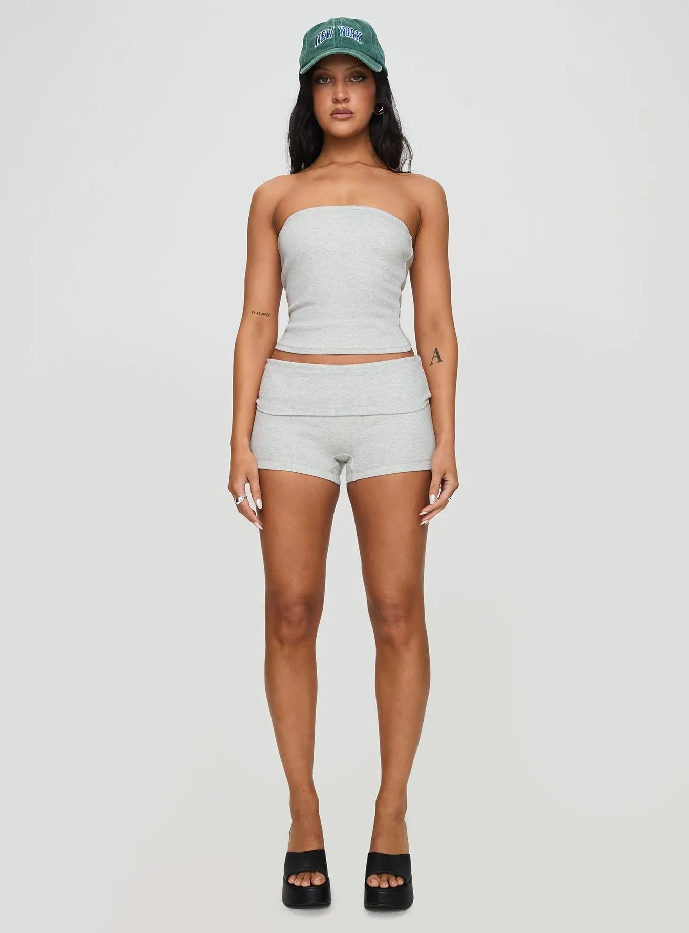 Baseline Low Rise Rib Shorts Grey Marle