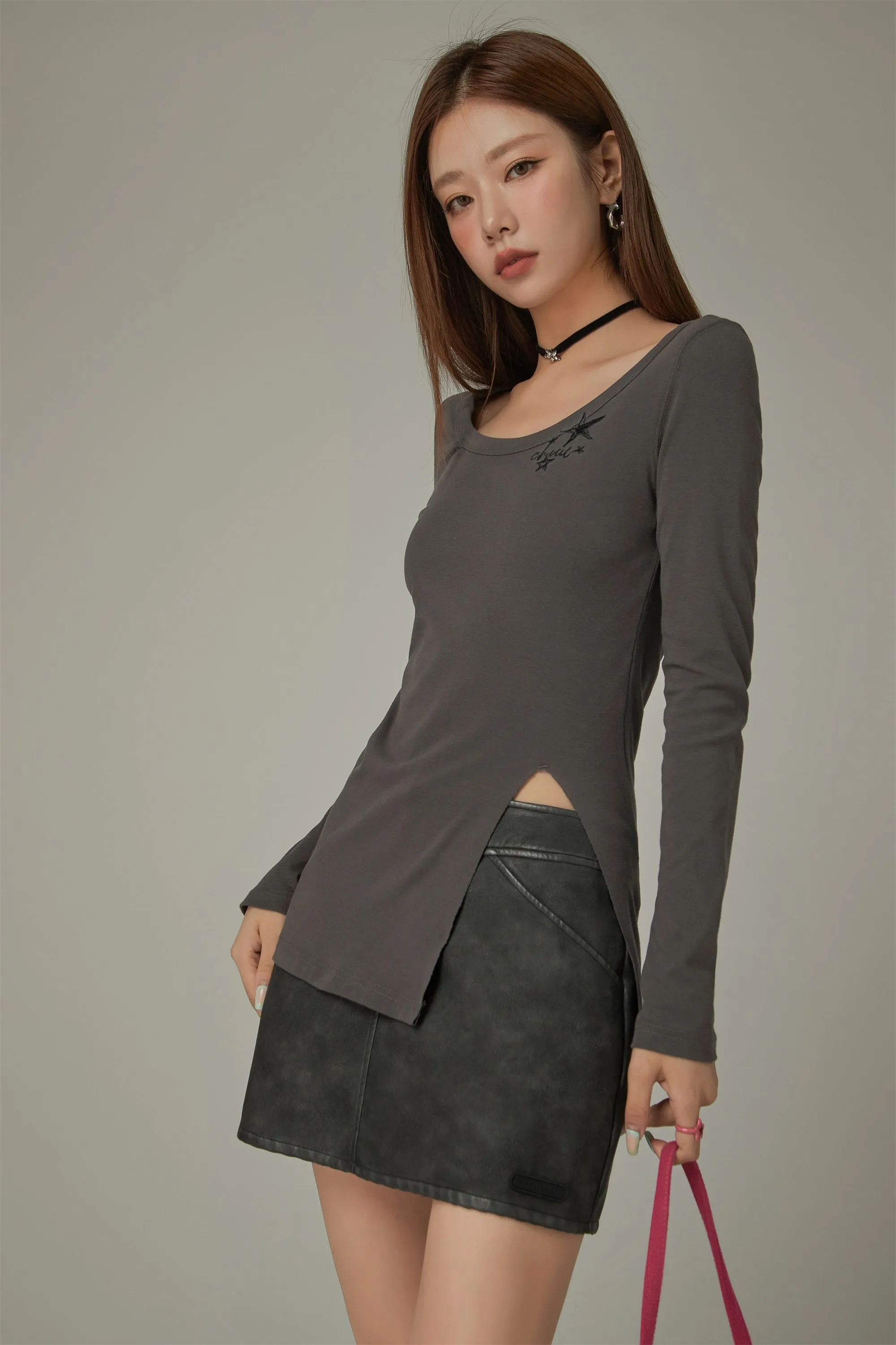 Star Slit Basic T-Shirt